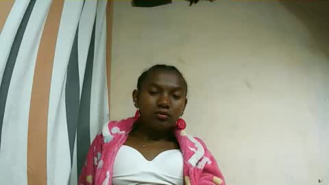 Snapshot of hotiesveronique chatting on October 2025 10:35:02 AM veronique online show from October 2025 10:35:02 AM