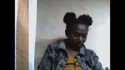 Snapshot of hotiesveronique chatting on October 2025 07:11:01 PM veronique online show from October 2025 07:11:01 PM