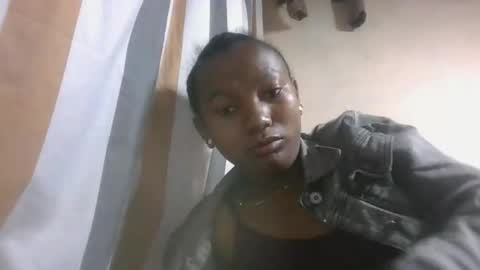 Snapshot of hotiesveronique chatting on October 2025 04:24:01 AM veronique online show from October 2025 04:24:01 AM