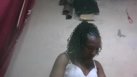 Snapshot of hotiesveronique chatting on October 2025 09:50:02 AM veronique online show from October 2025 09:50:02 AM