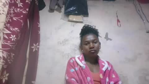 Snapshot of hotiesveronique chatting on October 2025 01:53:02 AM veronique online show from October 2025 01:53:02 AM