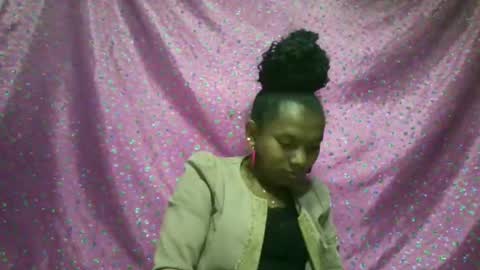 Snapshot of hotiesveronique chatting on November 2025 05:04:01 PM veronique online show from November 2025 05:04:01 PM