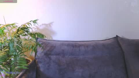 HotKsy online show from November 2025 09:37:02 PM