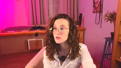 Snapshot of hotlaracroft chatting on November 2025 05:25:01 PM Allison online show from November 2025 05:25:01 PM