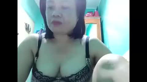 Snapshot of hotmama2325 chatting on October 2025 12:11:01 AM JOY online show from October 2025 12:11:01 AM