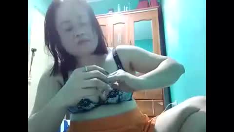 Snapshot of hotmama2325 chatting on November 2025 12:32:01 AM JOY online show from November 2025 12:32:01 AM