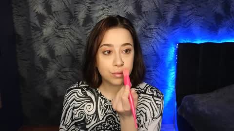 hotmariella online show from January 2025 06:00:01 AM