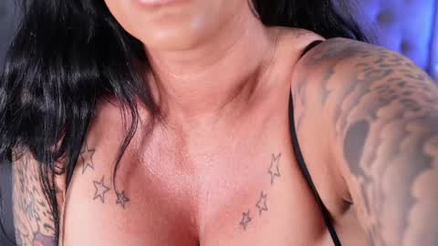 hotmilfbitch online show from September 2025 07:46:02 PM