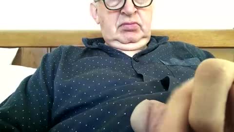 hotmuff99 online show from October 2025 08:00:02 AM