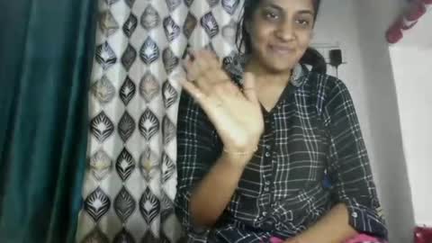 lola online show from December 2024 10:17:02 AM