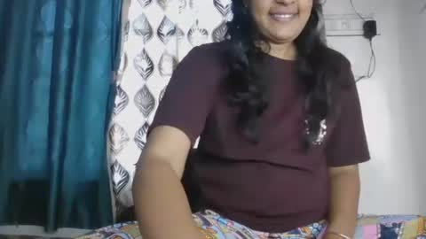 lola online show from September 2025 05:31:02 AM