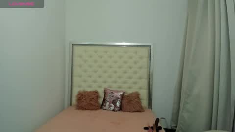 Snapshot of hott_eryka chatting on November 2025 10:05:01 AM Eryka online show from November 2025 10:05:01 AM