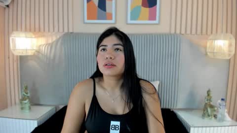 Snapshot of hottie_mine_ chatting on October 2025 10:59:02 AM 2pm - 9pm GMT-5 online show from October 2025 10:59:02 AM