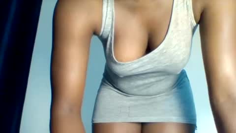 Snapshot of hottie_vera chatting on January 2025 07:17:01 AM vera online show from January 2025 07:17:01 AM