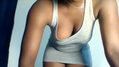 Snapshot of hottie_vera chatting on January 2025 05:12:02 PM vera online show from January 2025 05:12:02 PM