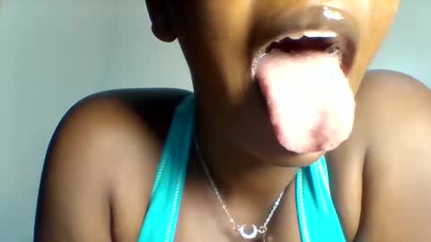 Snapshot of hottie_vera chatting on January 2025 10:43:02 AM vera online show from January 2025 10:43:02 AM