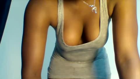 Snapshot of hottie_vera chatting on February 2025 08:06:01 AM vera online show from February 2025 08:06:01 AM