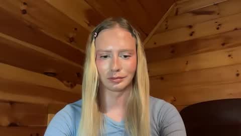 Snapshot of hottransgirlie chatting on January 2025 12:39:02 PM HotTransGirlie online show from January 2025 12:39:02 PM