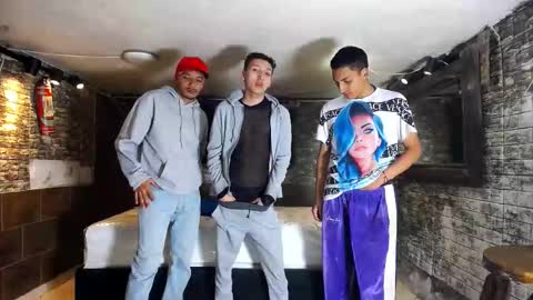 Snapshot of howents chatting on October 2025 02:18:02 PM HOWENTS online show from October 2025 02:18:02 PM