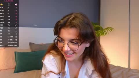 Diane online show from March 2025 07:23:01 PM