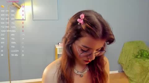 Diane online show from September 2025 07:16:01 PM