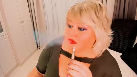 Snapshot of huge_booobs chatting on October 2025 07:58:02 PM milli online show from October 2025 07:58:02 PM