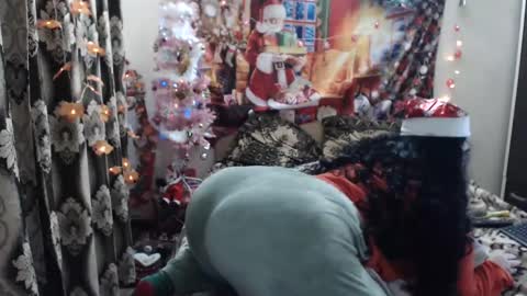 Snapshot of hugeassdevil chatting on December 2024 11:37:02 PM hugeassdevil online show from December 2024 11:37:02 PM