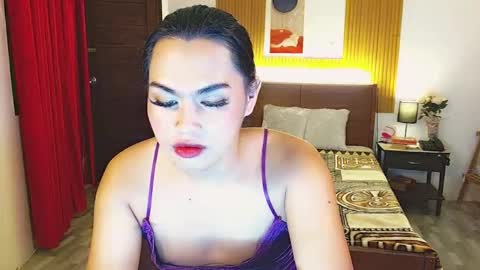 nathalie online show from November 2025 04:51:01 PM