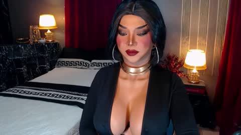 Christine online show from October 2025 03:42:02 PM