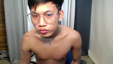 Snapshot of hugecockjames09 chatting on October 2025 08:02:02 AM hugecockjames09 online show from October 2025 08:02:02 AM