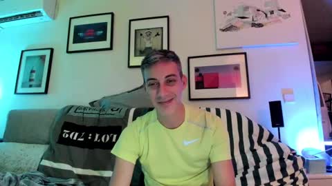 Snapshot of hugolandcam chatting on December 2024 09:02:01 PM Hugo online show from December 2024 09:02:01 PM
