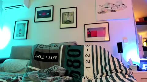 Snapshot of hugolandcam chatting on December 2024 05:42:01 PM Hugo online show from December 2024 05:42:01 PM