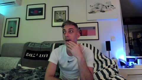 Snapshot of hugolandcam chatting on December 2024 08:36:02 PM Hugo online show from December 2024 08:36:02 PM