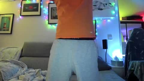 Snapshot of hugolandcam chatting on December 2024 08:55:02 PM Hugo online show from December 2024 08:55:02 PM