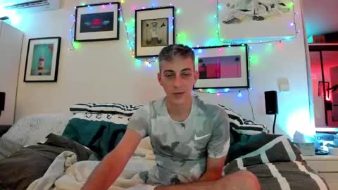 Snapshot of hugolandcam chatting on December 2024 08:54:01 PM Hugo online show from December 2024 08:54:01 PM
