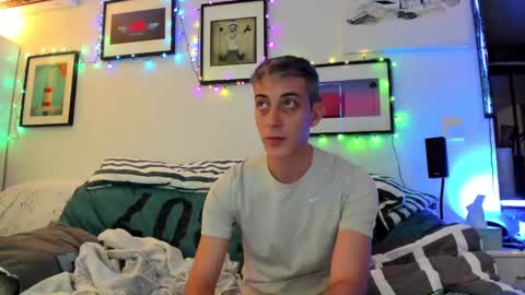 Snapshot of hugolandcam chatting on December 2024 09:09:02 PM Hugo online show from December 2024 09:09:02 PM
