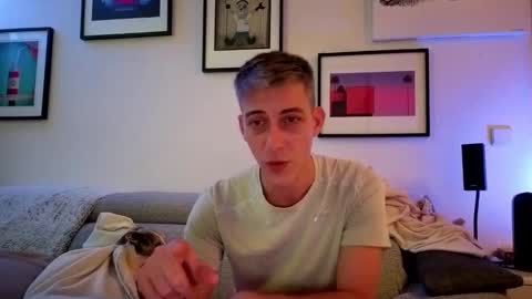 Snapshot of hugolandcam chatting on January 2025 09:42:01 PM Hugo online show from January 2025 09:42:01 PM
