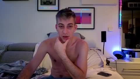 Snapshot of hugolandcam chatting on January 2025 03:41:01 PM Hugo online show from January 2025 03:41:01 PM