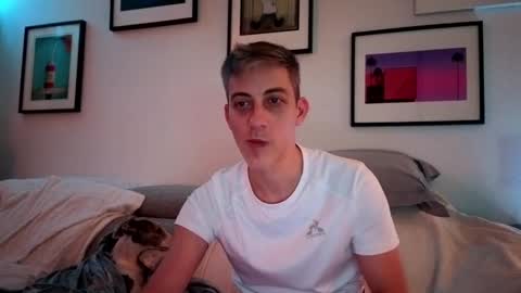 Snapshot of hugolandcam chatting on January 2025 09:22:01 PM Hugo online show from January 2025 09:22:01 PM
