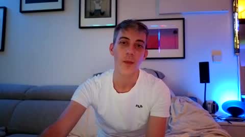 Snapshot of hugolandcam chatting on January 2025 09:04:02 PM Hugo online show from January 2025 09:04:02 PM