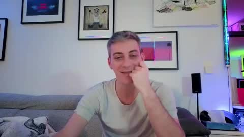 Snapshot of hugolandcam chatting on March 2025 12:00:01 AM Hugo online show from March 2025 12:00:01 AM