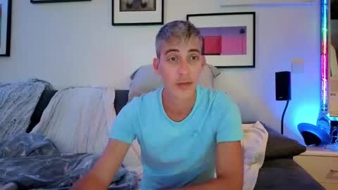Snapshot of hugolandcam chatting on September 2025 02:49:01 PM Hugo online show from September 2025 02:49:01 PM