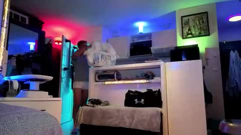 Snapshot of hugolandcam chatting on September 2025 08:08:02 PM Hugo online show from September 2025 08:08:02 PM