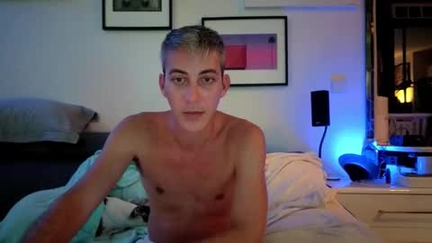 Snapshot of hugolandcam chatting on September 2025 07:59:01 PM Hugo online show from September 2025 07:59:01 PM