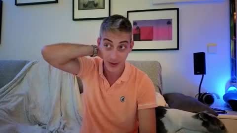 Hugo online show from October 2025 07:44:01 PM