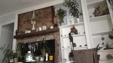 Snapshot of hungitalian40 chatting on November 2025 10:14:02 AM hungitalian40 online show from November 2025 10:14:02 AM