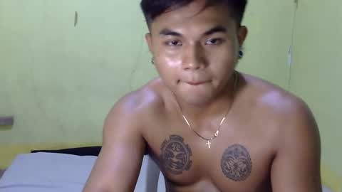 Snapshot of hunkyzeus chatting on October 2025 12:39:01 PM hunkyzeus online show from October 2025 12:39:01 PM
