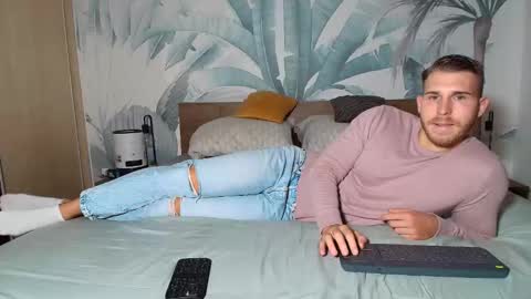 Hunter Bridges online show from September 2025 06:41:01 AM