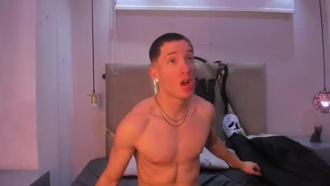 hunterheat_ online show from October 2025 06:53:01 PM