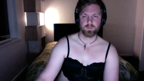 Em. online show from September 2025 05:47:02 PM